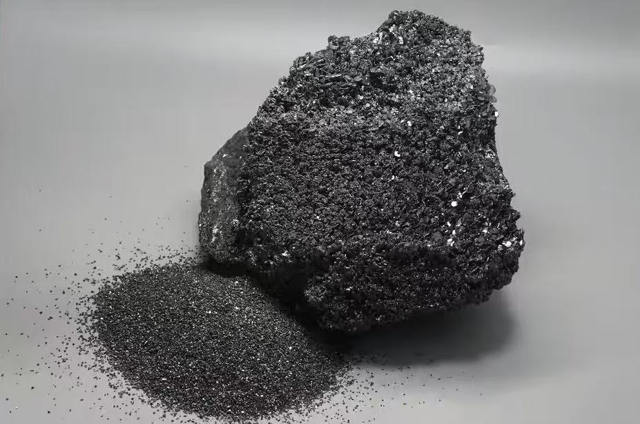Como o tamanho e a pureza de partículas de carboneto de silício afetam as misturas refratárias - foco da indústria e soluções personalizadas dos minerais de Okkama Giken